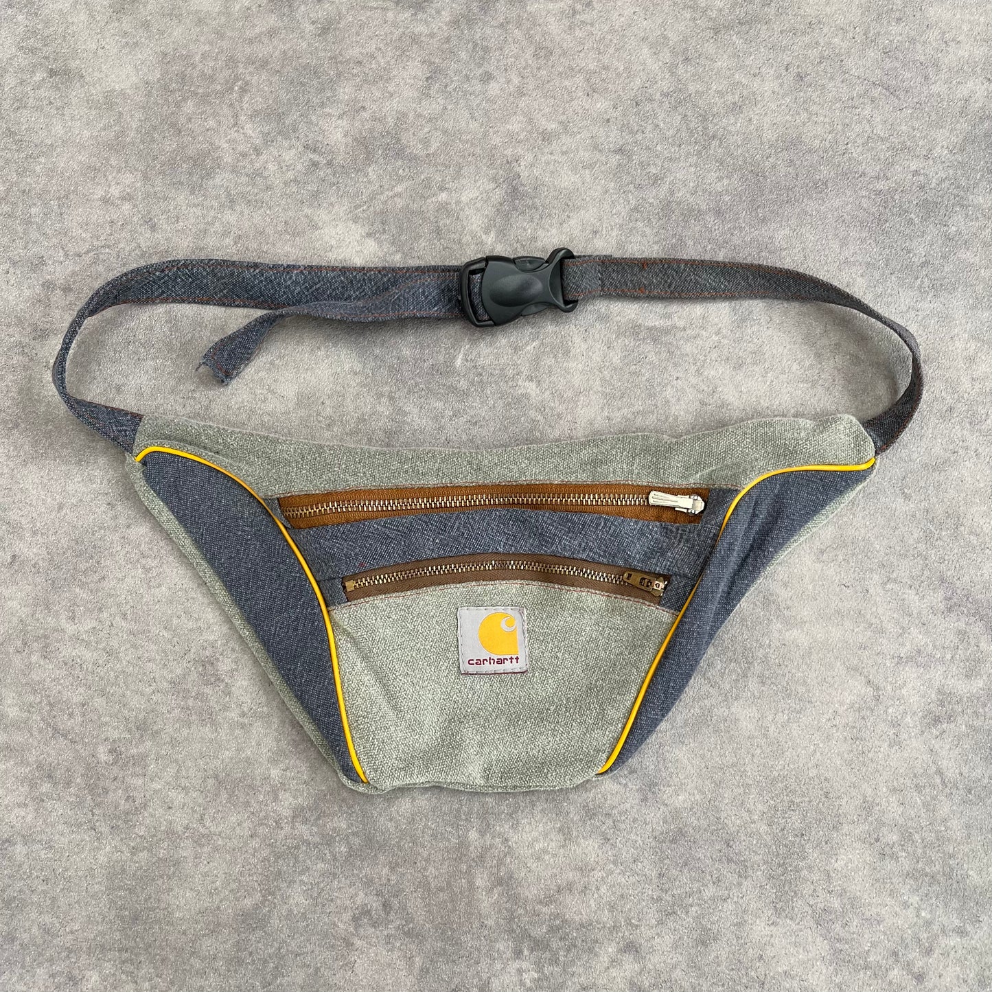 Sac banane Carhartt Upcycled