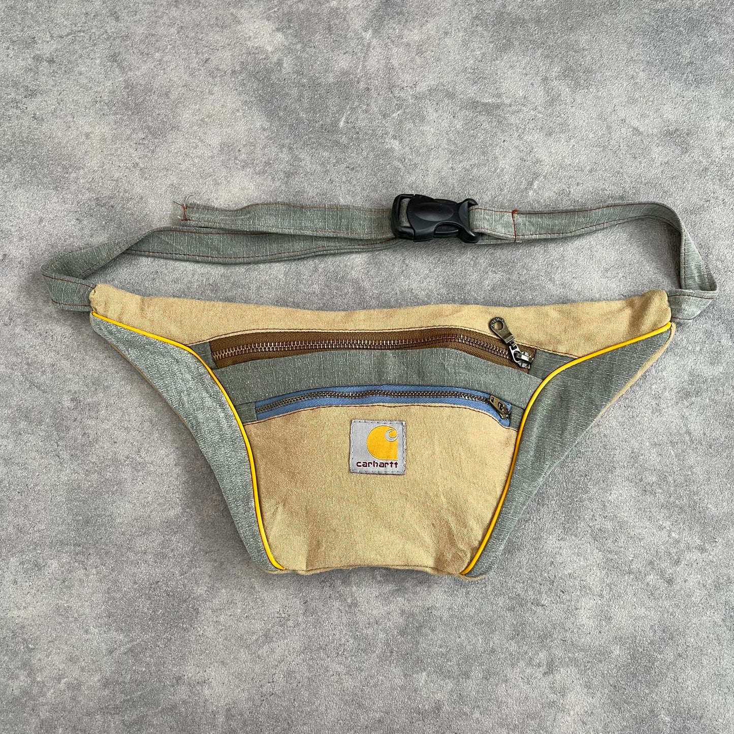 Sac banane Carhartt Upcycled