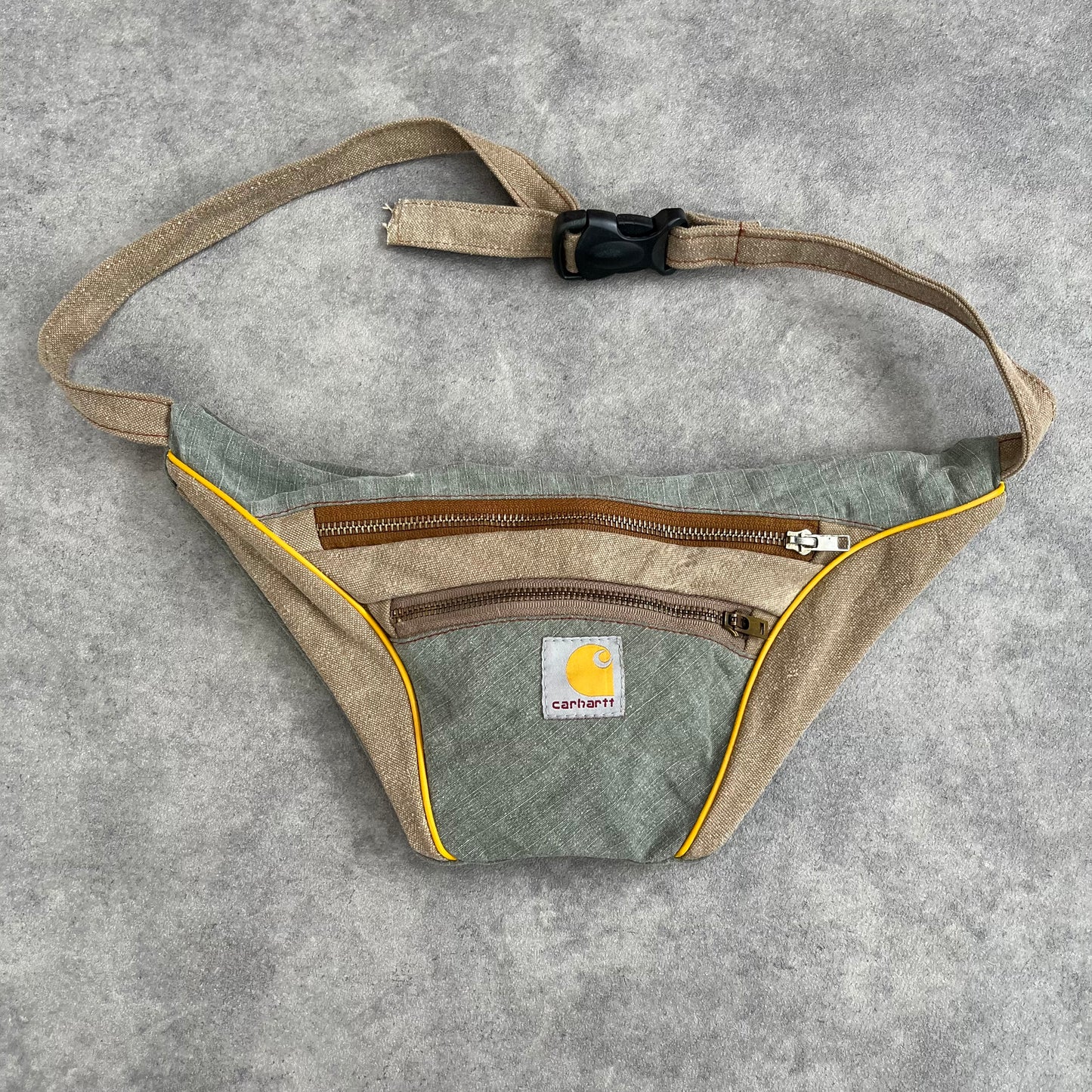 Sac banane Carhartt Upcycled